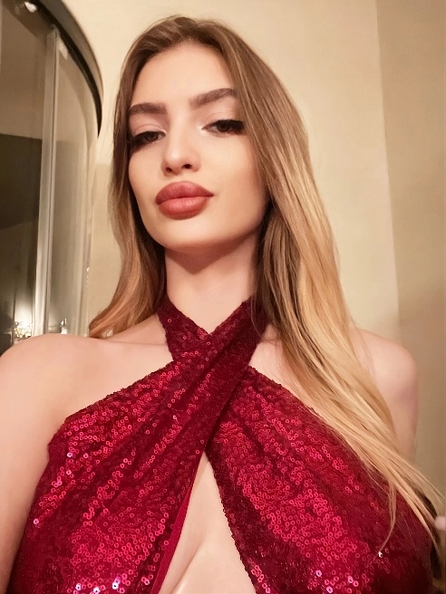 Ты сводишь меня с ума… 😏 Каждый твой взгляд, каждое движение заставляет меня хотеть большего. Чувствуешь, как между нами накаляется напря...