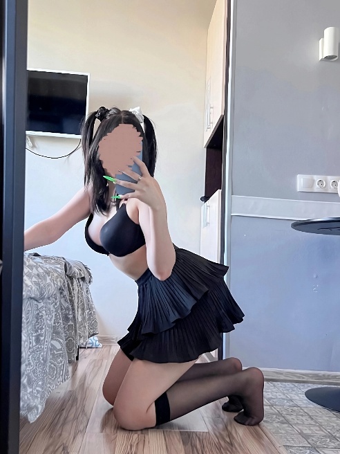 Здравствуйте дорогие мужчины 😚😚😚

Я Виктория ♥️

Я первый раз в этой сфере, очень жду новых знакомств, страстных, горячих, нежных, сума...