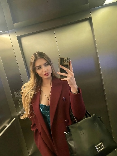 Каждое моё движение сегодня создано для тебя. 😏💋 Я хочу, чтобы ты наблюдал за мной, чувствовал, как я приближаюсь, как моё желание охваты...